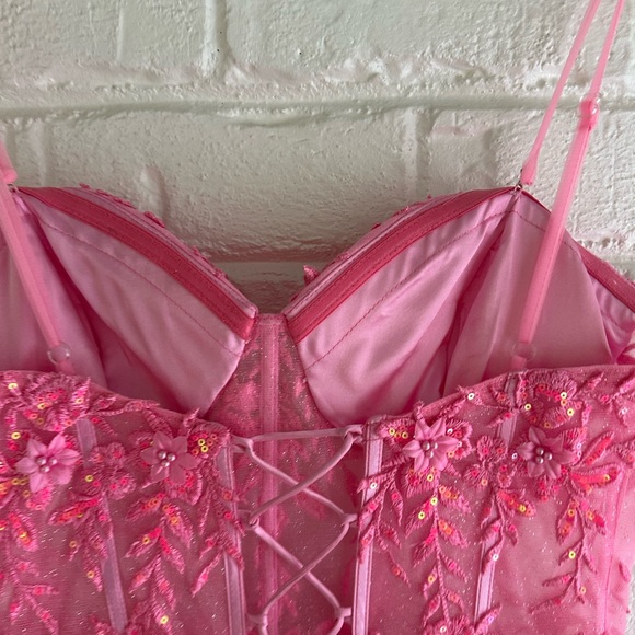 Elegant Pink Women’s  Dress - Picture 6 of 9